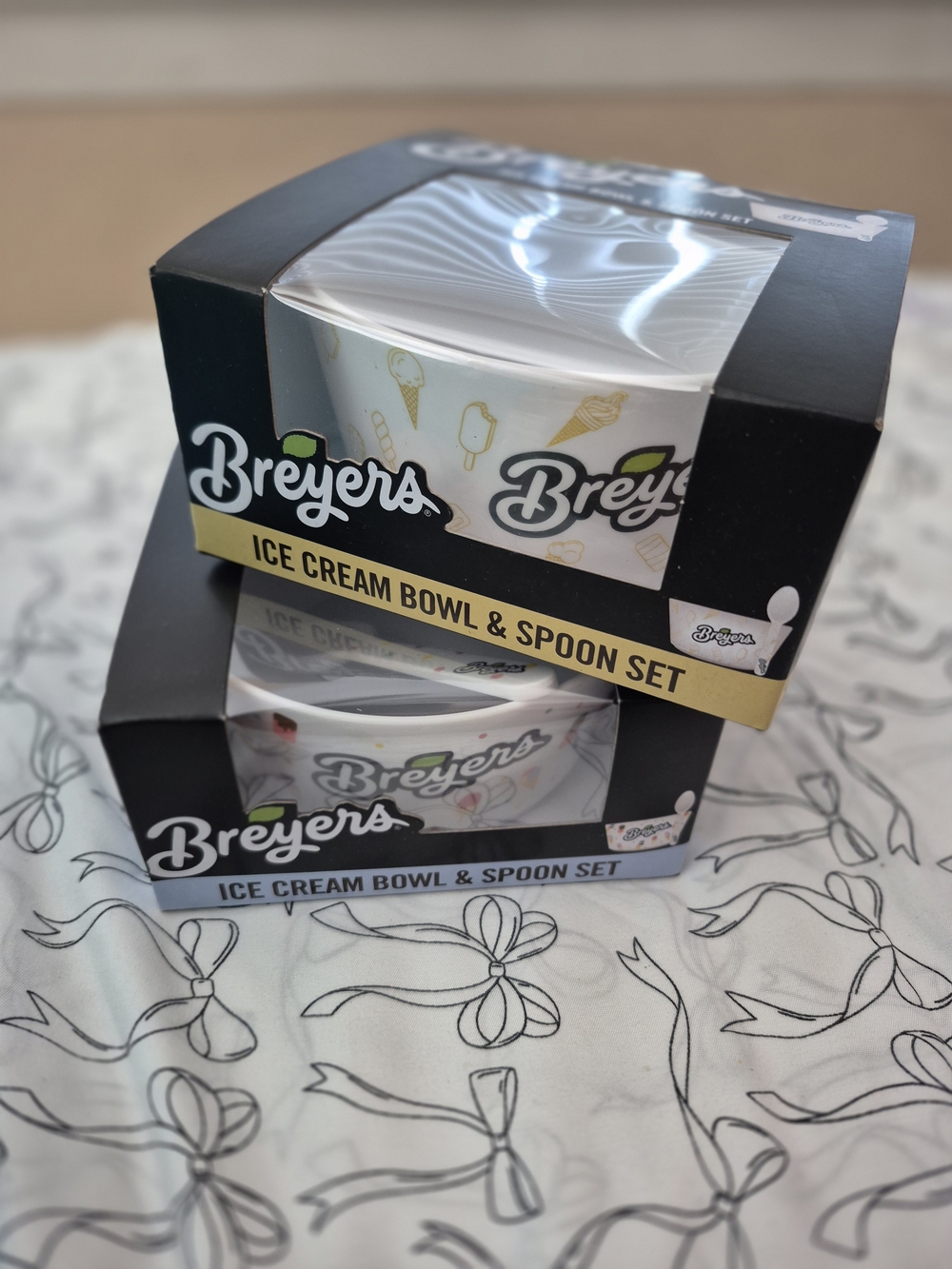 Breyers Ice Cream Bowl & Spoon 2 Sets - White with Gold Accents
